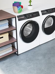 Augstas kvalitātes Bosch veļas mazgājamās mašīnas tuvplāns.