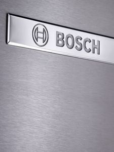 Bosch-logo på et sølvfarget apparat.