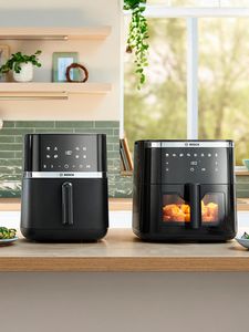 Dwie Air fry na blacie w kuchni