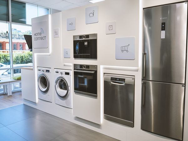 A Home Connect mosógép, sütő, kávéfőző, mosogatógép és a hűtőszekrény fagyasztójába beépített