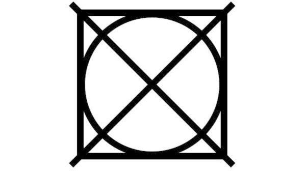 Simbolo del quadrato con un cerchio barrato: non asciugare in asciugatrice 