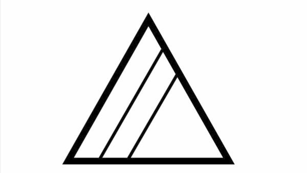 Triangolo attraversato da due linee parallele diagonali: candeggio senza cloro