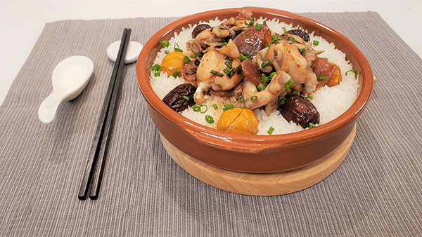 Steamed rice with cured frog