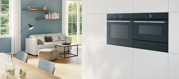 Bosch Backöfen eingebaut in weißer Küche