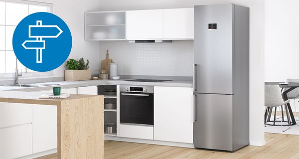Bosch Edelstahl-Kühlschrank mit Gefrierbereich unten in einer Wohnung