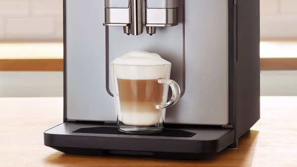 Cappuccino a Series 2 VeroCafe kávéfőző alatt.