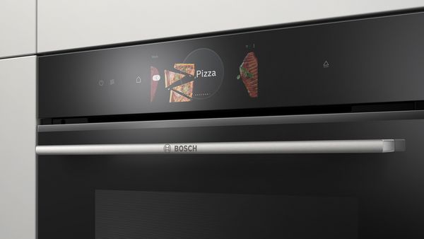 Forno integrato con programma pizza sullo schermo.