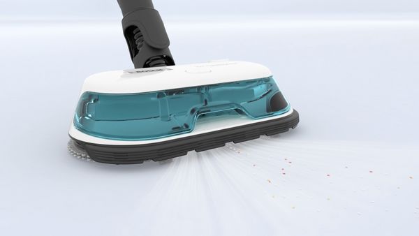 Ein Video, das eine Frau bei der Reinigung des Hartbodens eines Wohnraums mit dem Bosch Unlimited 7 ProHygienic Aqua zeigt und die automatische Wasserdosierung erklärt.