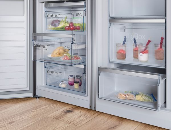 Side-by-side fridge freezers: great protection for chilled and frozen foods. 