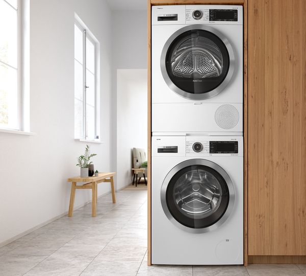 Pilotez votre cycle de lavage ou séchage où que vous soyez grâce aux machines à laver et sèche-linge connectés Bosch.