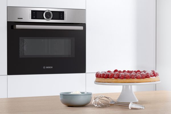 Bosch freestanding microwave with fast gourmet food