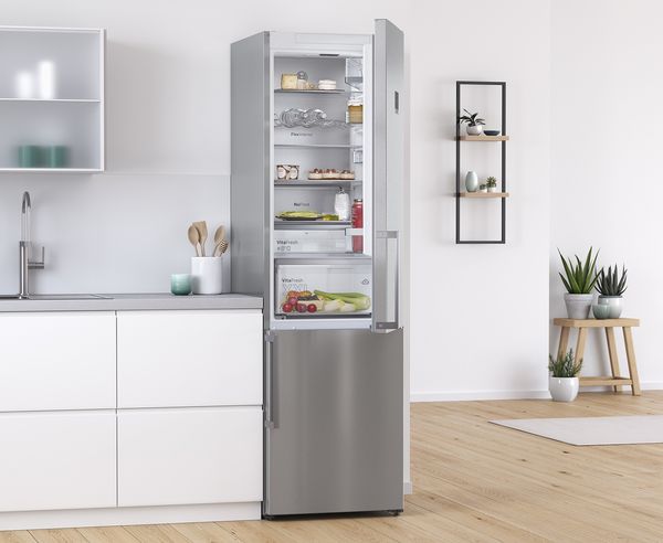 Bosch fridge open door