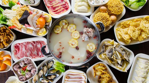 Steamboat for CNY: 5 Tips to Spice Up Your Reunion Dinner 