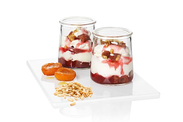 Eton Mess à la rhubarbe et aux abricots glacés recette