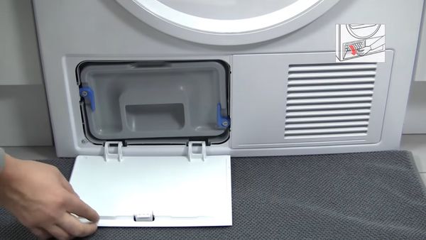 ¿Cómo limpiar el filtro protector de la secadora de condensación?
