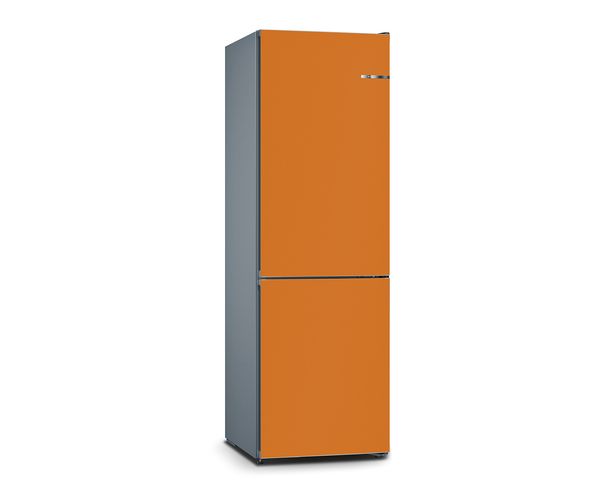 Combiné réfrigérateur-congélateur Vario Style ou four Série 8 de Bosch en couleur orange.
