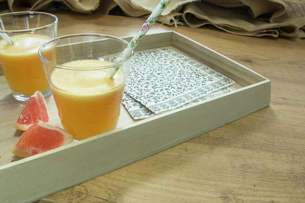 Zumo de piña y pomelo