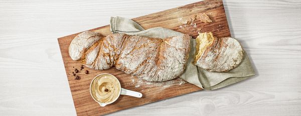 Un risultato perfetto per la ricetta del pan di polenta preparata con i forni Bosch Serie 6 e 8.