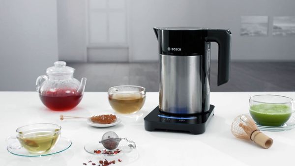 TWK7203GB Kettle Surrounded By Different Teas