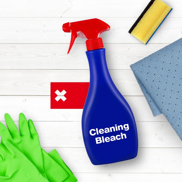 Når du køber rengøringsprodukter eller vaskemidler i supermarkedet, skal du huske på, at de fleste rengøringsmidler ofte indeholder ammoniak og blegemiddel, som bør undgås af sundhedsmæssige årsager. 