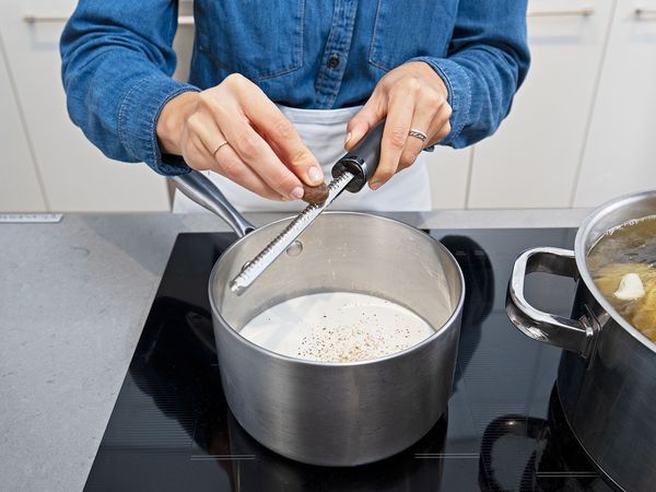 bosch kitchen stories creamy garlicky mashed potatoes recipe thanksgiving