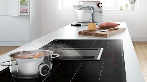 Kitchen island with Bosch hob using CookingSensor Plus