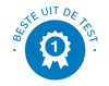 Blauwe badge met een lintontwerp, met de tekst “Beste uit de test” en een prominent nummer 1 