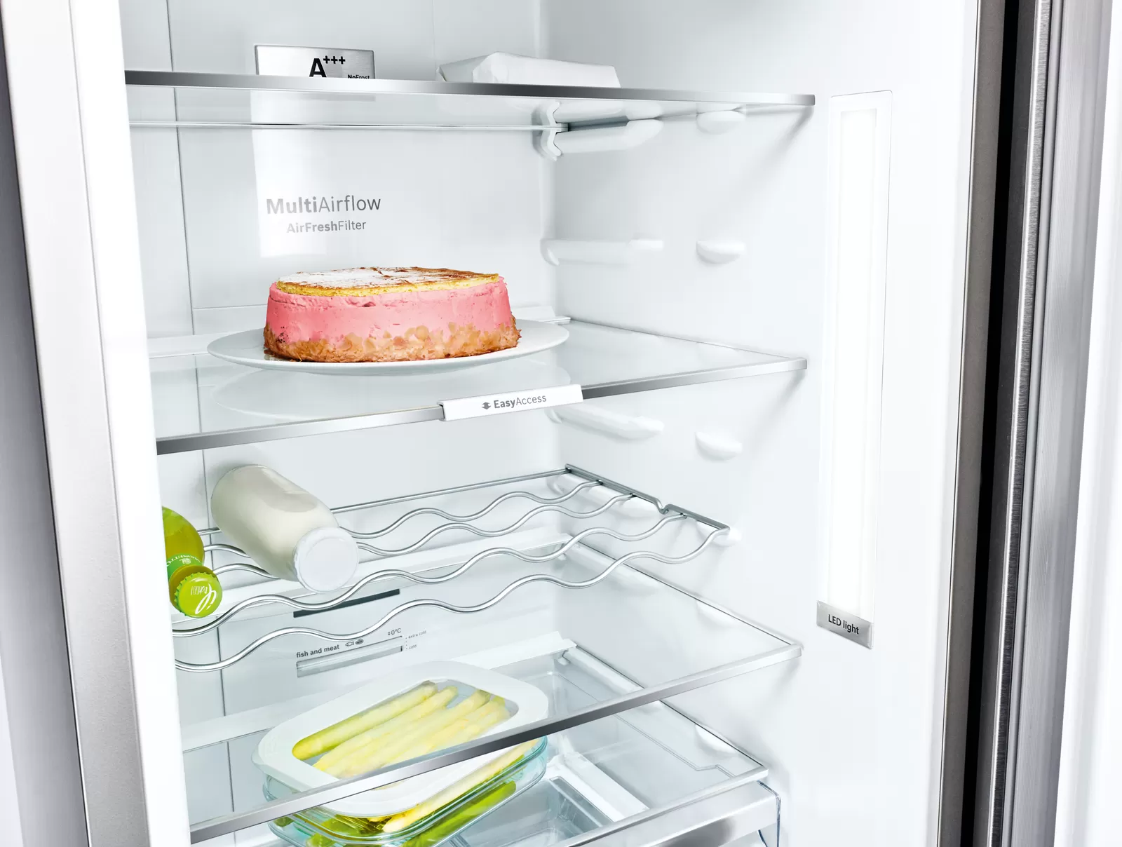 Hệ thống MultiAirflow: Phân phối không khí đồng đều để làm mát lâu hơn.
