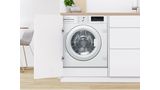 Bosch innebygd frontlastet vaskemaskin på et moderne hvitt kjøkken