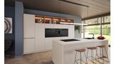 Witte keuken met keukentoestellen van de Bosch Matt Design-lijn.