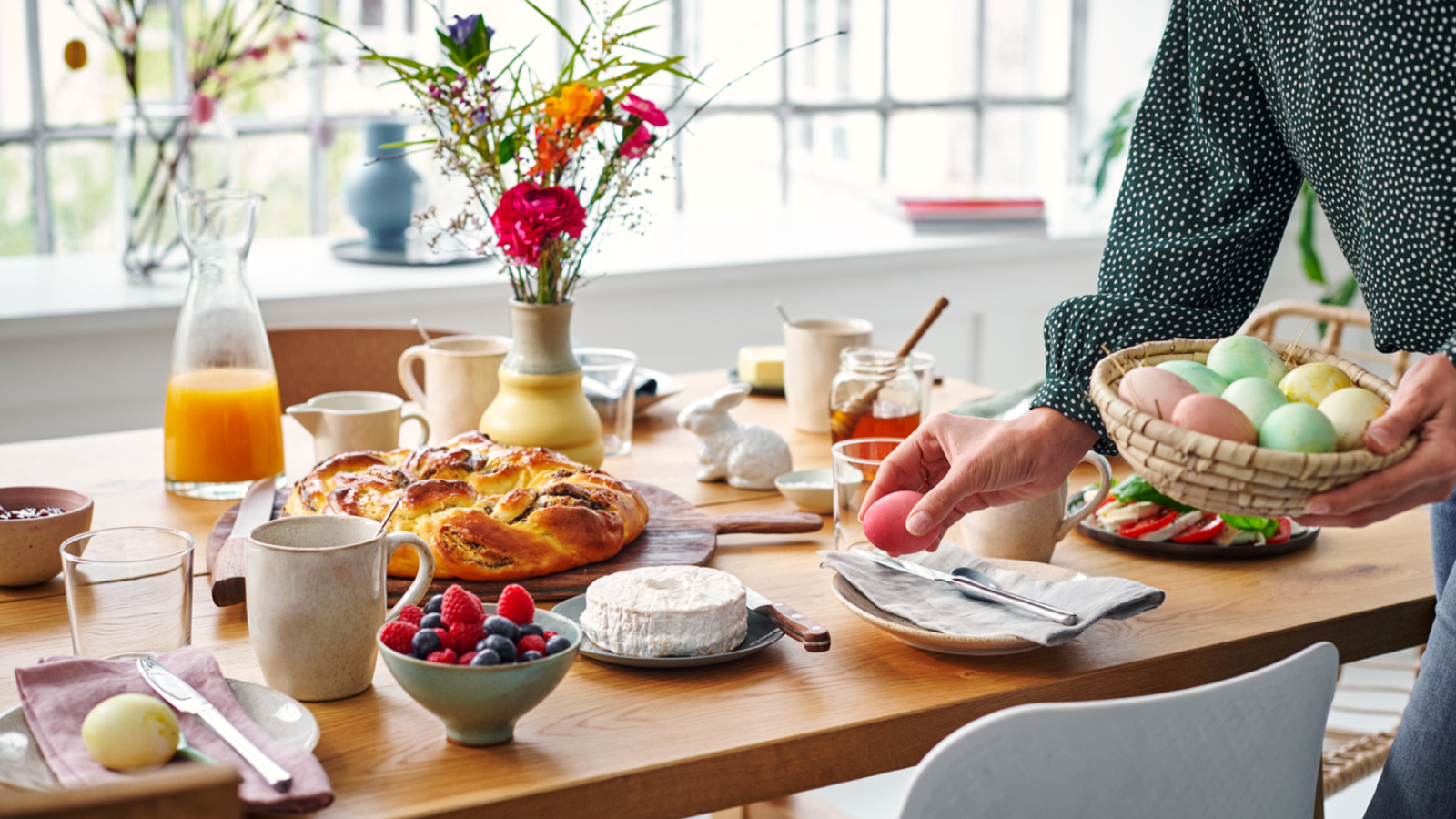 Brunch table image 2