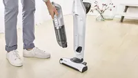 Emptying the vacuum cleaner