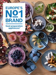 Une zone de texte contenant les mots « La marque européenne n° 1 d'appareils de préparation culinaire » est superposée sur différentes assiettes de nourriture disposées sur une table.