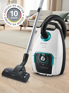 Na obrázku je vysávač Bosch Serie 8, ktorý ponúka 10-ročnú záruku na motor. Má moderný dizajn a technológiu vyrobenú v Nemecku, čo zaručuje funkčnosť a efektivitu pri čistení v obývacej izbe.