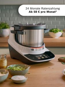 Bosch Cookit K&uuml;chenmaschine mit Kochfunktion auf Holzarbeitsplatte, 24 Monate Ratenzahlung ab 58 Euro pro Monat.