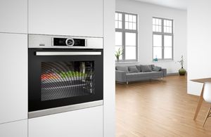 Oven function added steam in Serie 8 ovens from Bosch.