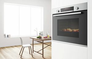 Oven function with slim size universal pans in Serie 6 bread baking ovens from Bosch.