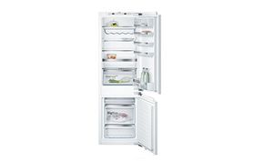 Beépíthető kombinált hűtőkészülékek alsó fagyasztóval