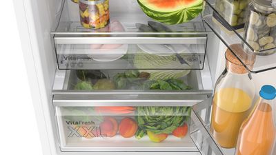 Interior of fridge with vegetables in XXL VitaFresh drawer