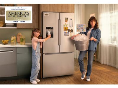 Bosch 100 series fridge with people holding ice