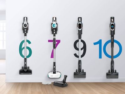 Los aspiradores Unlimited sin cable de Bosch colgados en una pared.