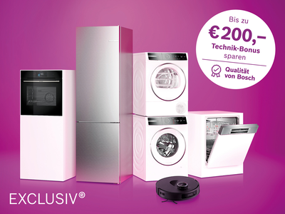 Eine moderne Küchengeräteausstattung mit Kühlschrank, Backofen, Waschmaschine, Geschirrspüler und Staubsaugerroboter, mit einem Sonderangebot.