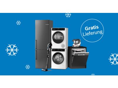 Mehrere Haushaltsger&auml;te vor blauem Hintergrund mit Schneeflocken: grauer K&uuml;hlschrank, wei&szlig;e Waschmaschine und Trockner, schwarzer Geschirrsp&uuml;ler mit offenem T&uuml;r, schwarzer Staubsauger. Wei&szlig;er Kreis mit Text 'Gratis Lieferung'.
