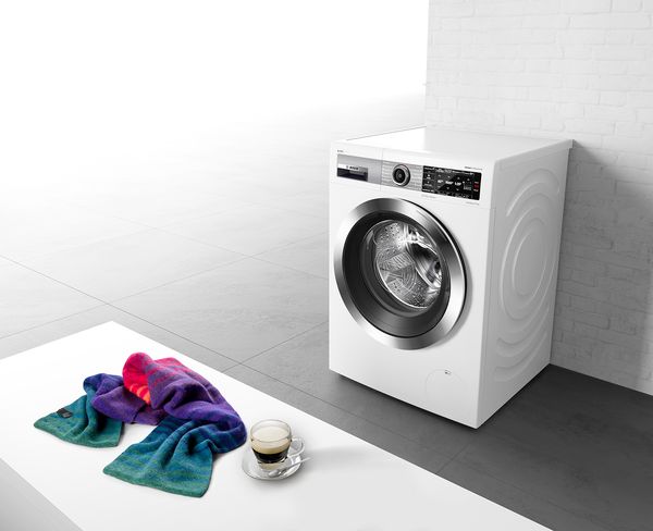 Pračka se systémem AntiStain odstraňuje skvrny z oděvů a textilu.