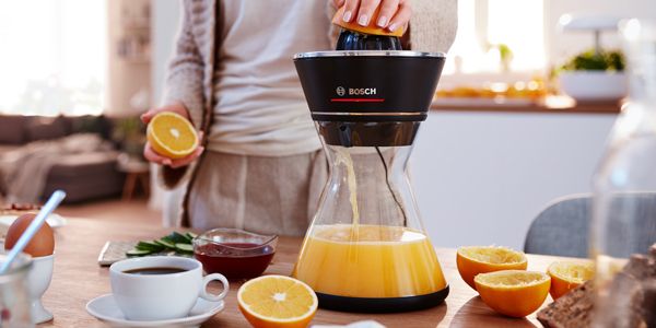 Easily press the juice from all kinds of citrus fruits.