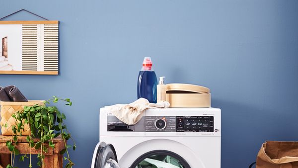 Das richtige Waschmittel entscheidet über die Langlebigkeit der Form und Farbe von Kleidung.