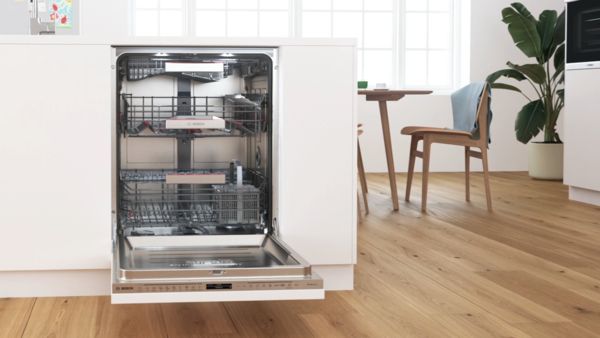 Видео, демонстрирующее инновационные функции посудомоечных машин PerfectDry от Bosch.