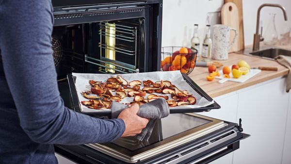 Trockenobst lässt sich im Ofen ganz einfach selber machen.