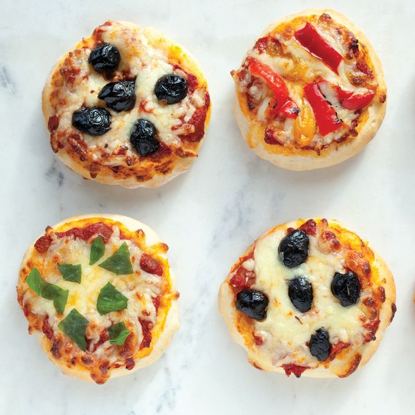 Easy Homemade Pizza – Yummy Recipes UK