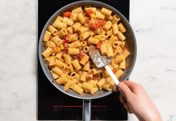 Pasta cooking in a pan on Bosch cooktop